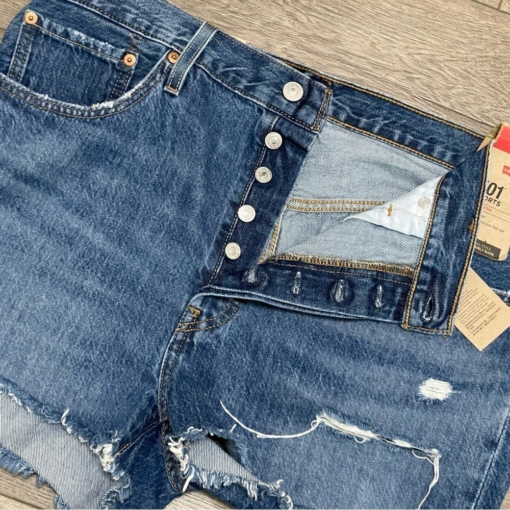 Levi's Destroyed 501 Short in Sansome Muse Women's Denim Jeans Cotton Sz 33 NWT - Picture 9 of 10